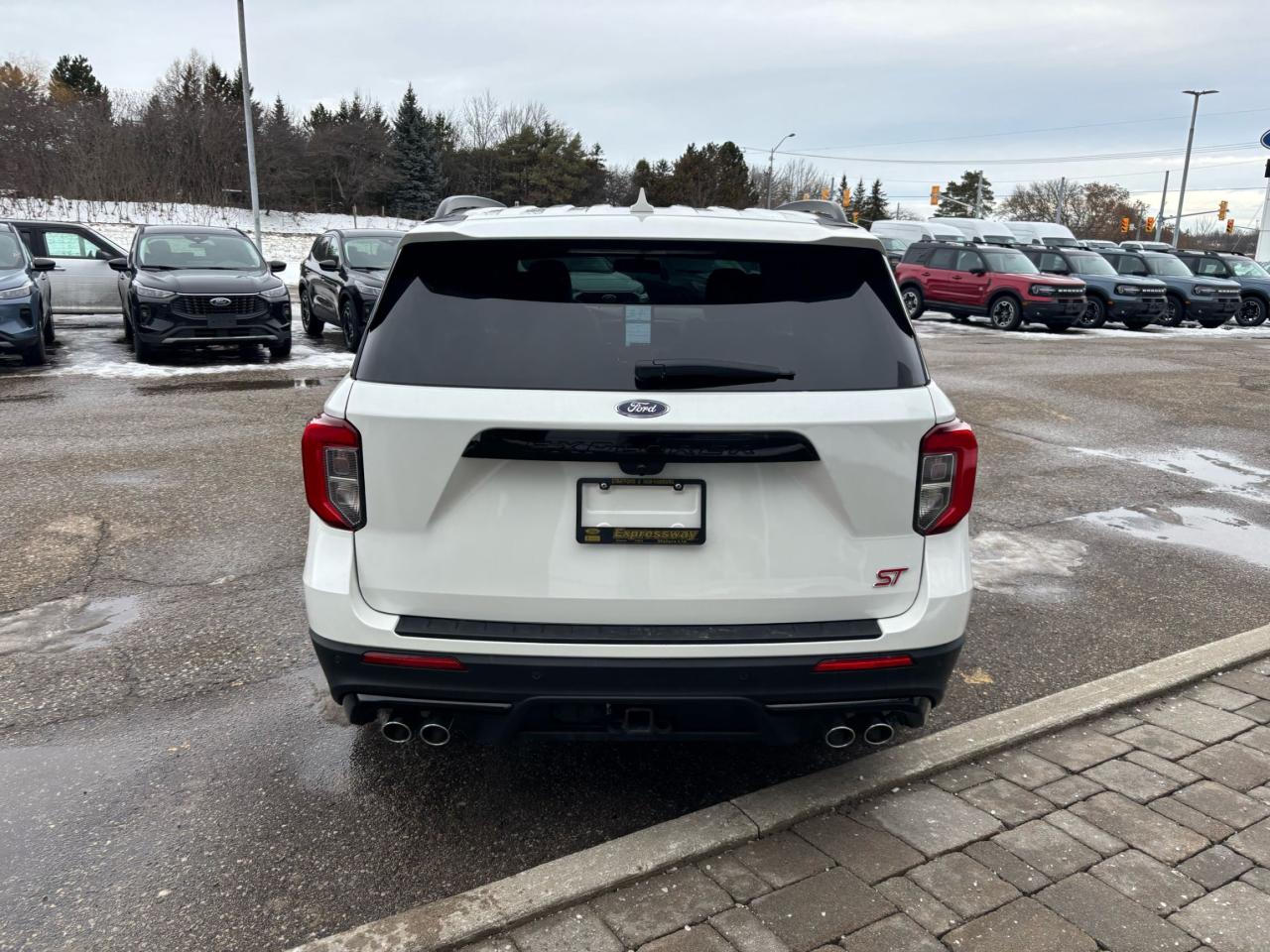 2022 Ford Explorer ST Photo