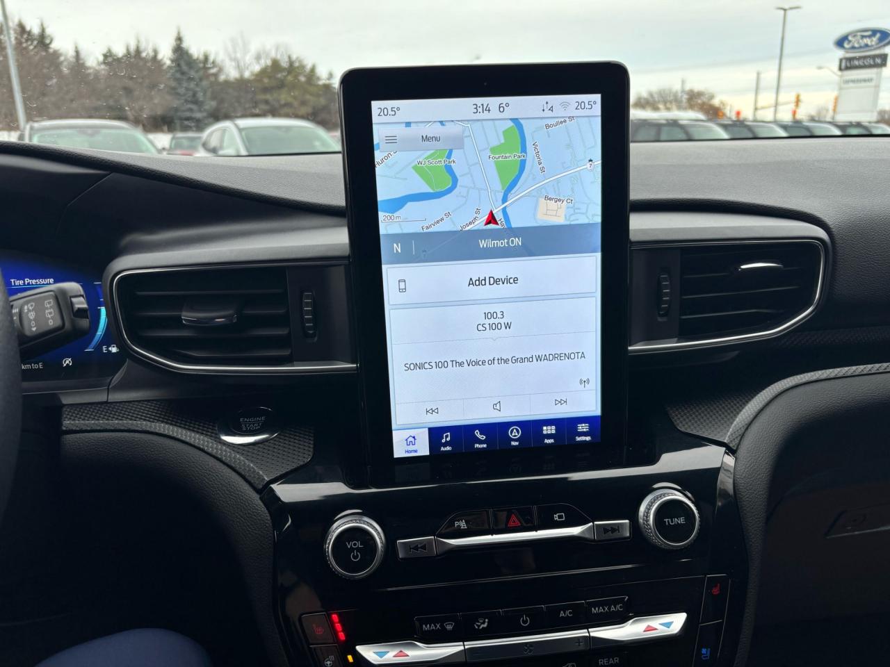 2022 Ford Explorer ST Photo