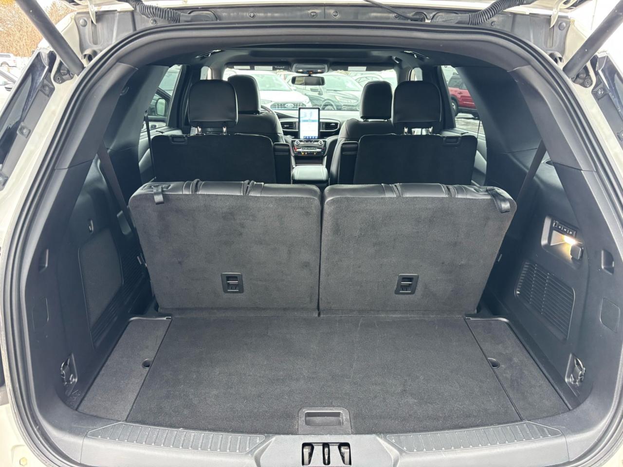 2022 Ford Explorer ST Photo