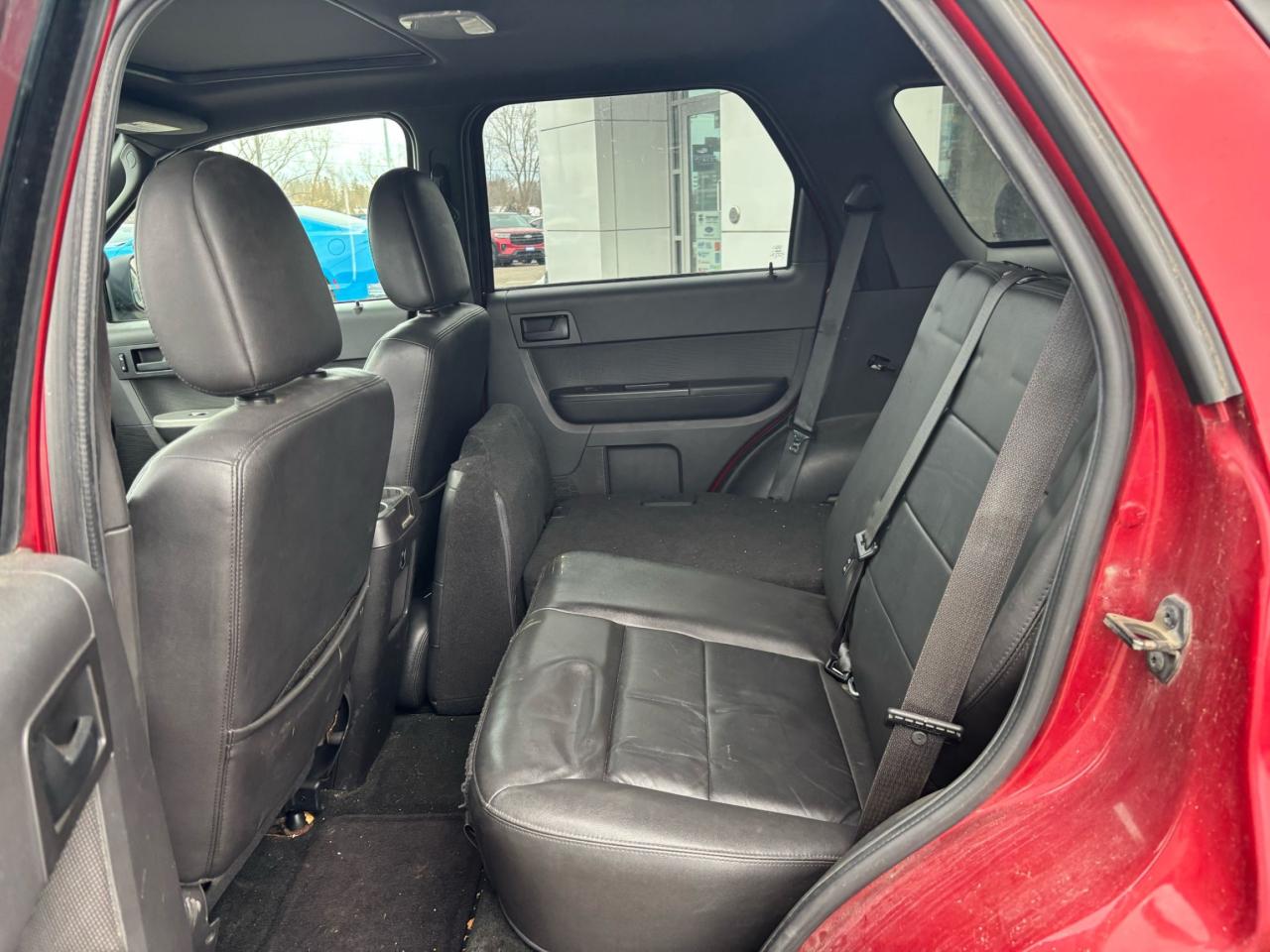 2012 Ford Escape XLT, 4X2, LEATHER, 3L ENGINE, MOONROOF, AS TRADED! Photo