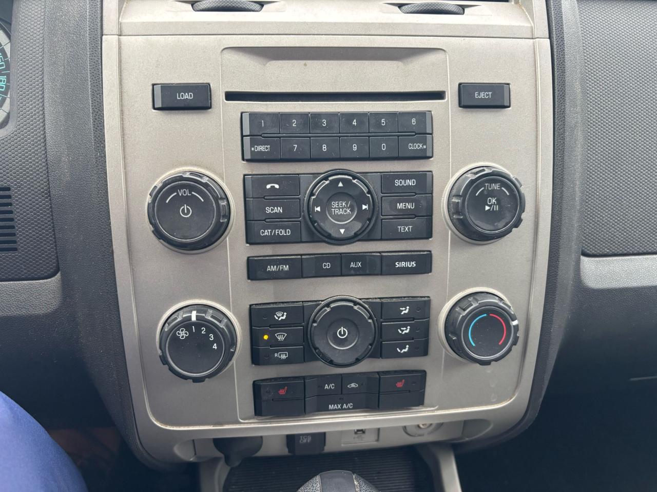 2012 Ford Escape XLT, 4X2, LEATHER, 3L ENGINE, MOONROOF, AS TRADED! Photo