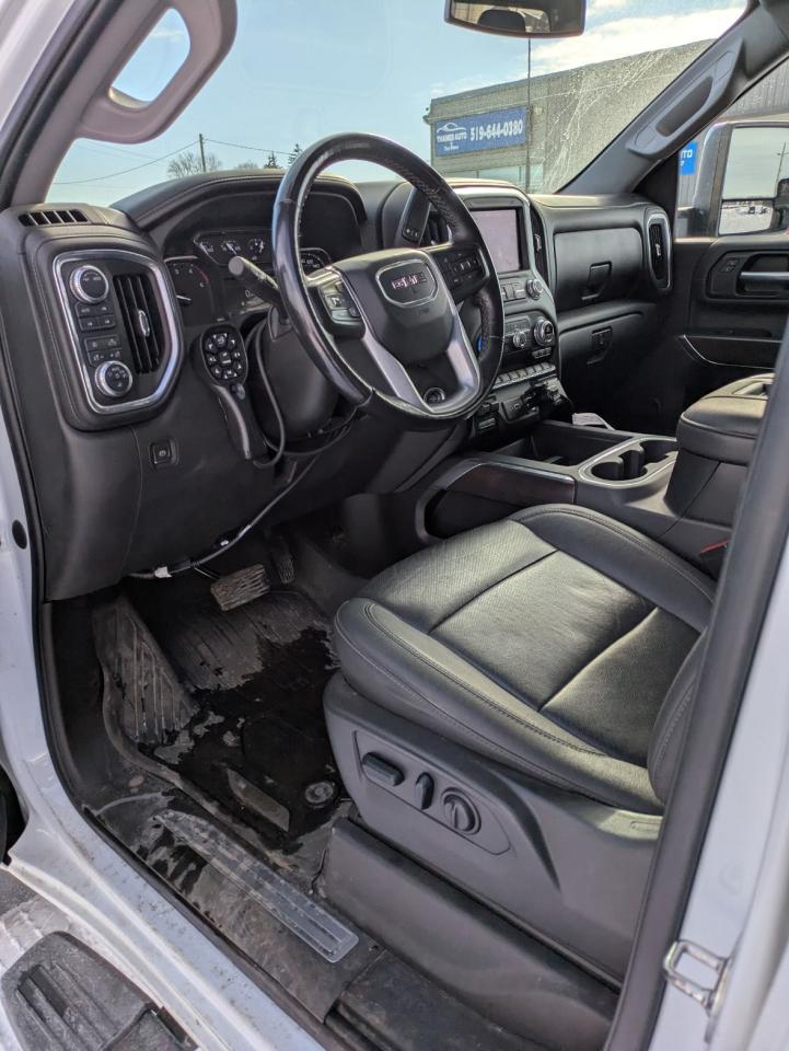 2022 GMC Sierra 2500 4WD Crew Cab 159" SLT Photo