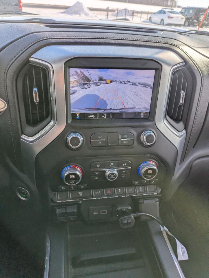 2022 GMC Sierra 2500 4WD Crew Cab 159" SLT Photo