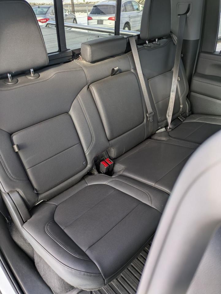 2022 GMC Sierra 2500 4WD Crew Cab 159" SLT Photo