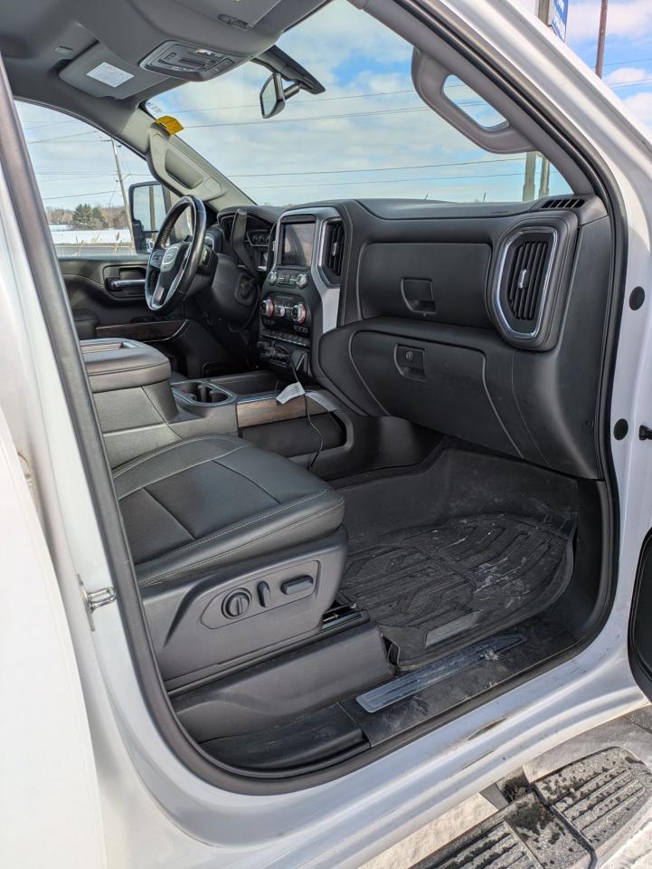 2022 GMC Sierra 2500 4WD Crew Cab 159" SLT Photo