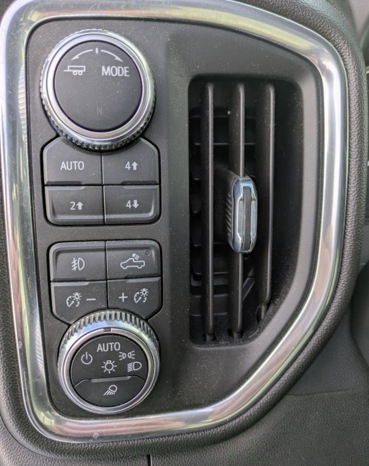 2022 GMC Sierra 2500 4WD Crew Cab 159" SLT Photo