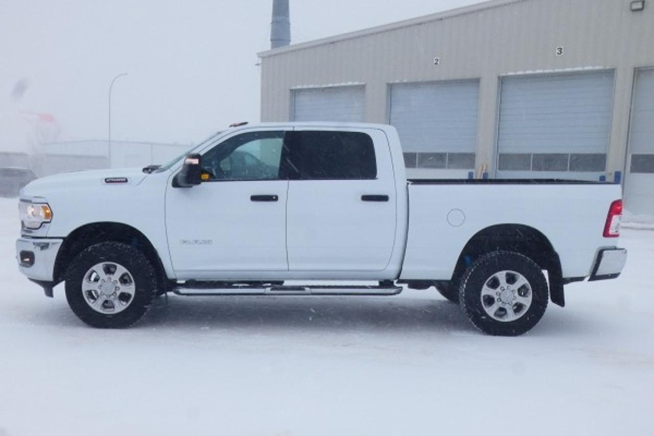 2023 Dodge Ram 2500 Big Horn 4x4 Crew 6'4" Box w/Power cloth, NAV, BUC - Photo #1