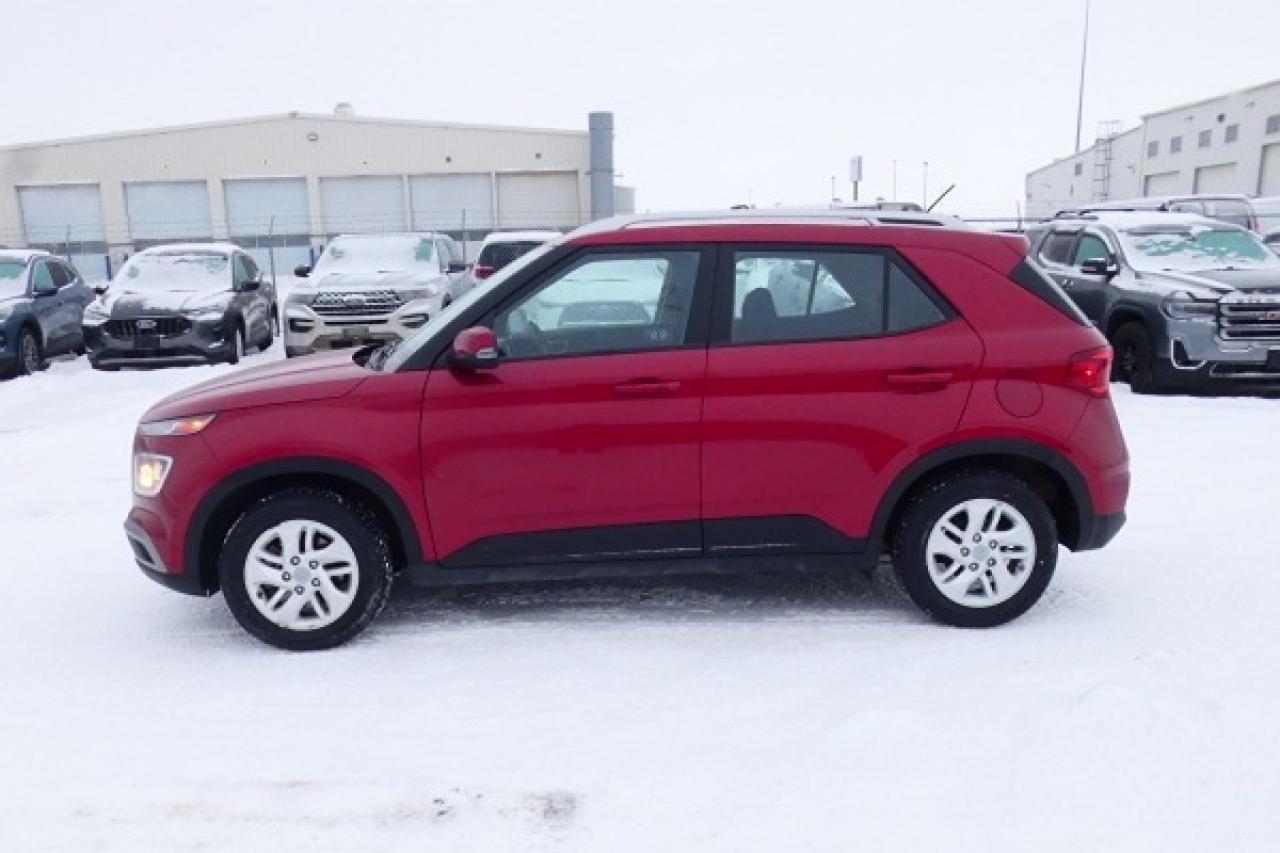 2024 Hyundai Venue Preferred w/Htd cloth, BUC - Photo #1