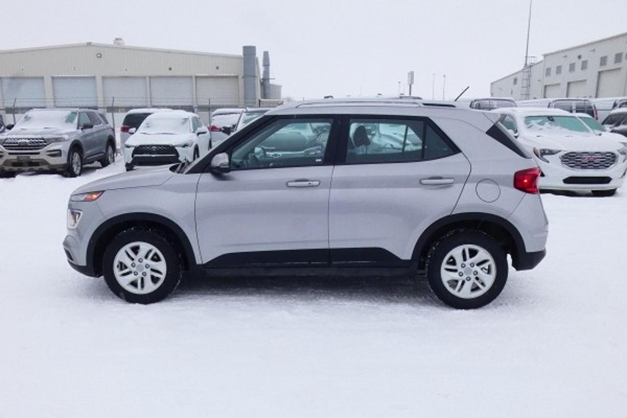 2024 Hyundai Venue Preferred w/Htd cloth, BUC - Photo #1