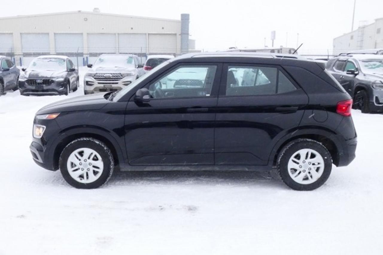 2024 Hyundai Venue Preferred w/Htd cloth, BUC - Photo #1