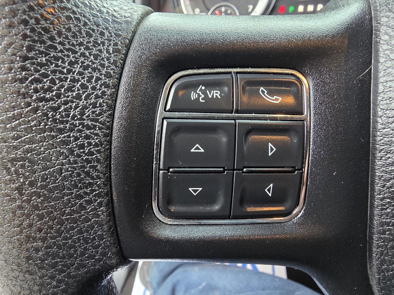 2014 RAM 1500 SLT 4x4 Certified Photo