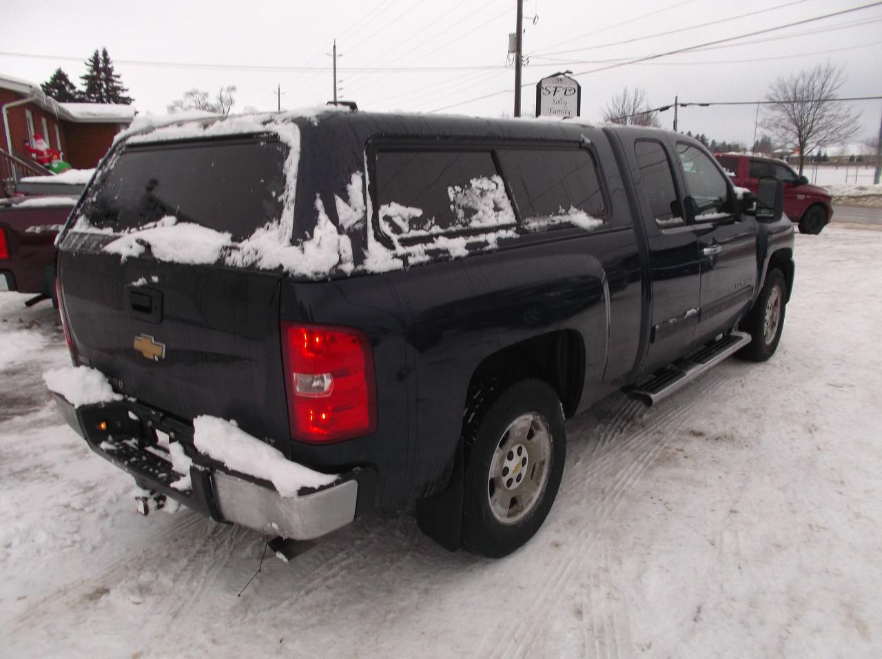 2010 Chevrolet Silverado 1500 C1500 LT E CAB Photo4
