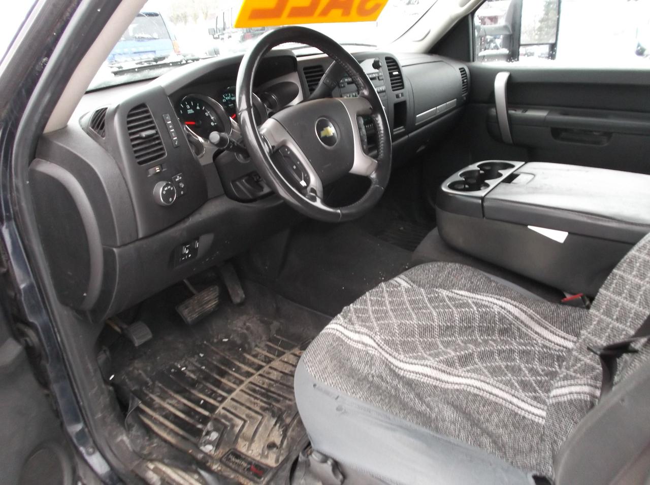 2010 Chevrolet Silverado 1500 C1500 LT E CAB Photo