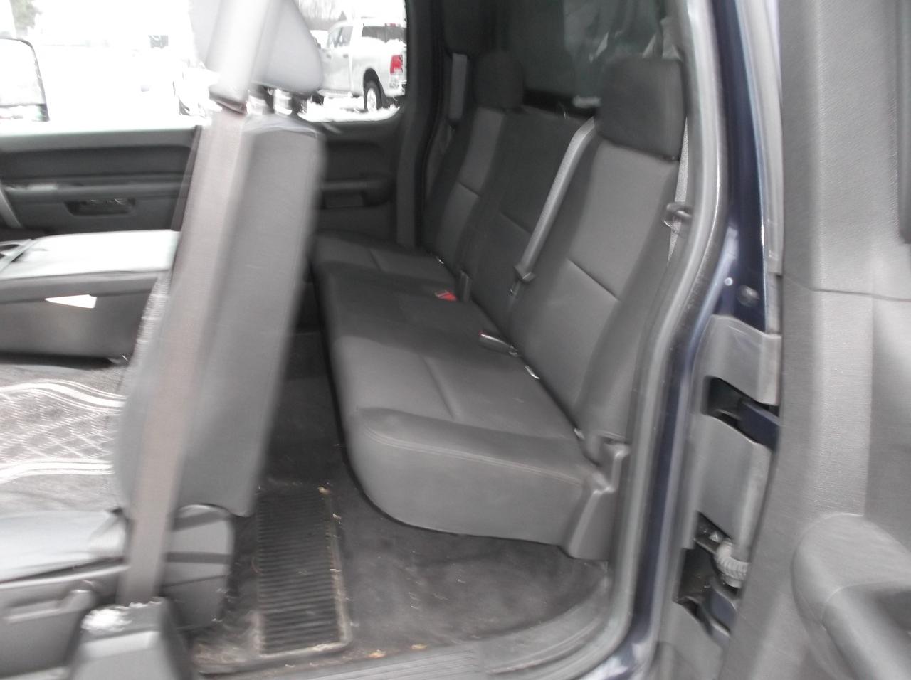 2010 Chevrolet Silverado 1500 C1500 LT E CAB Photo