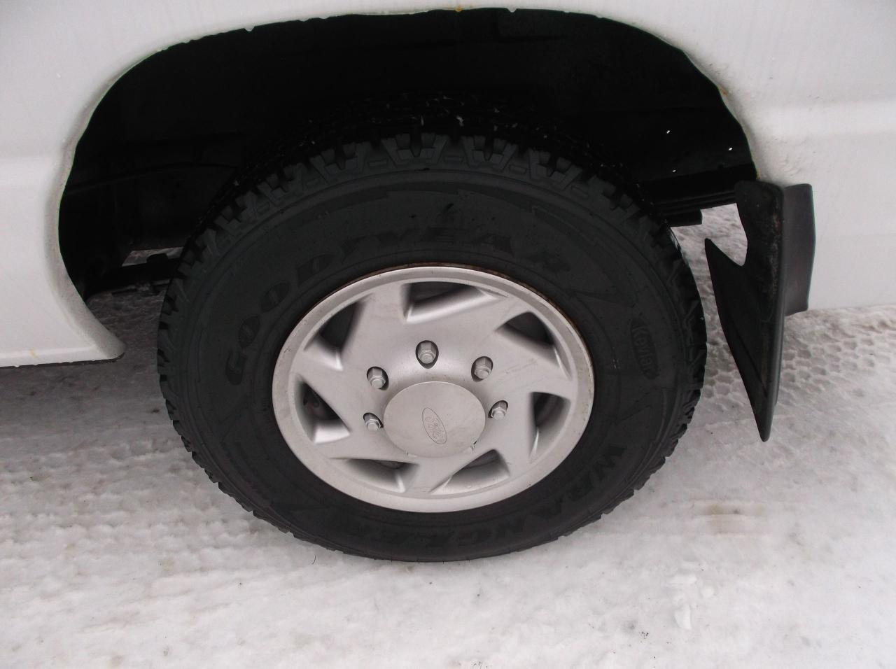 2012 Ford E350 Econoline  Super Duty Photo