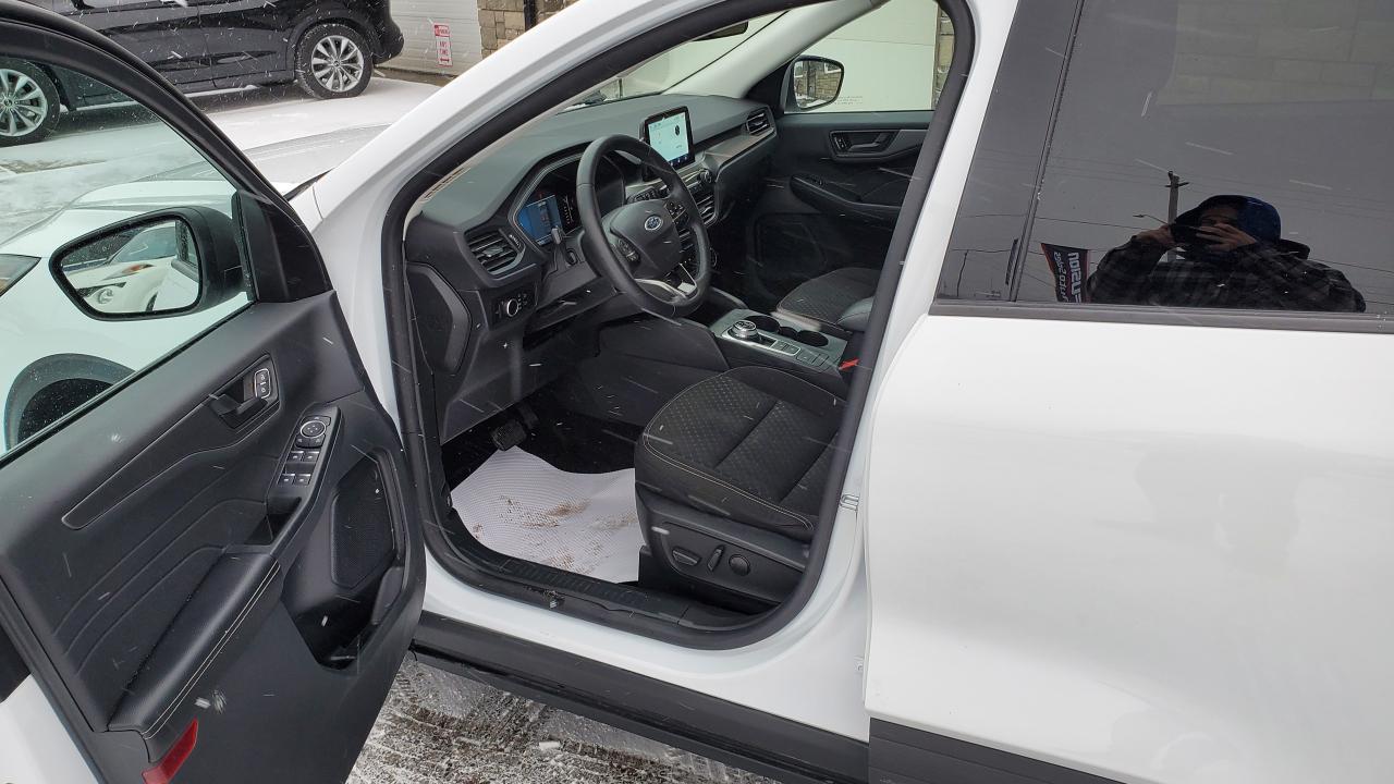 2023 Ford Escape Active-REAR CAMERA-PWR LIFTGATE-LANE ASSIST. Photo