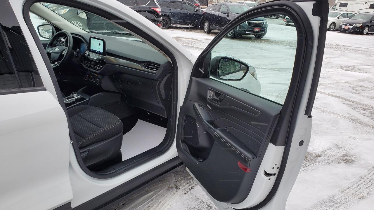 2023 Ford Escape Active-REAR CAMERA-PWR LIFTGATE-LANE ASSIST. Photo