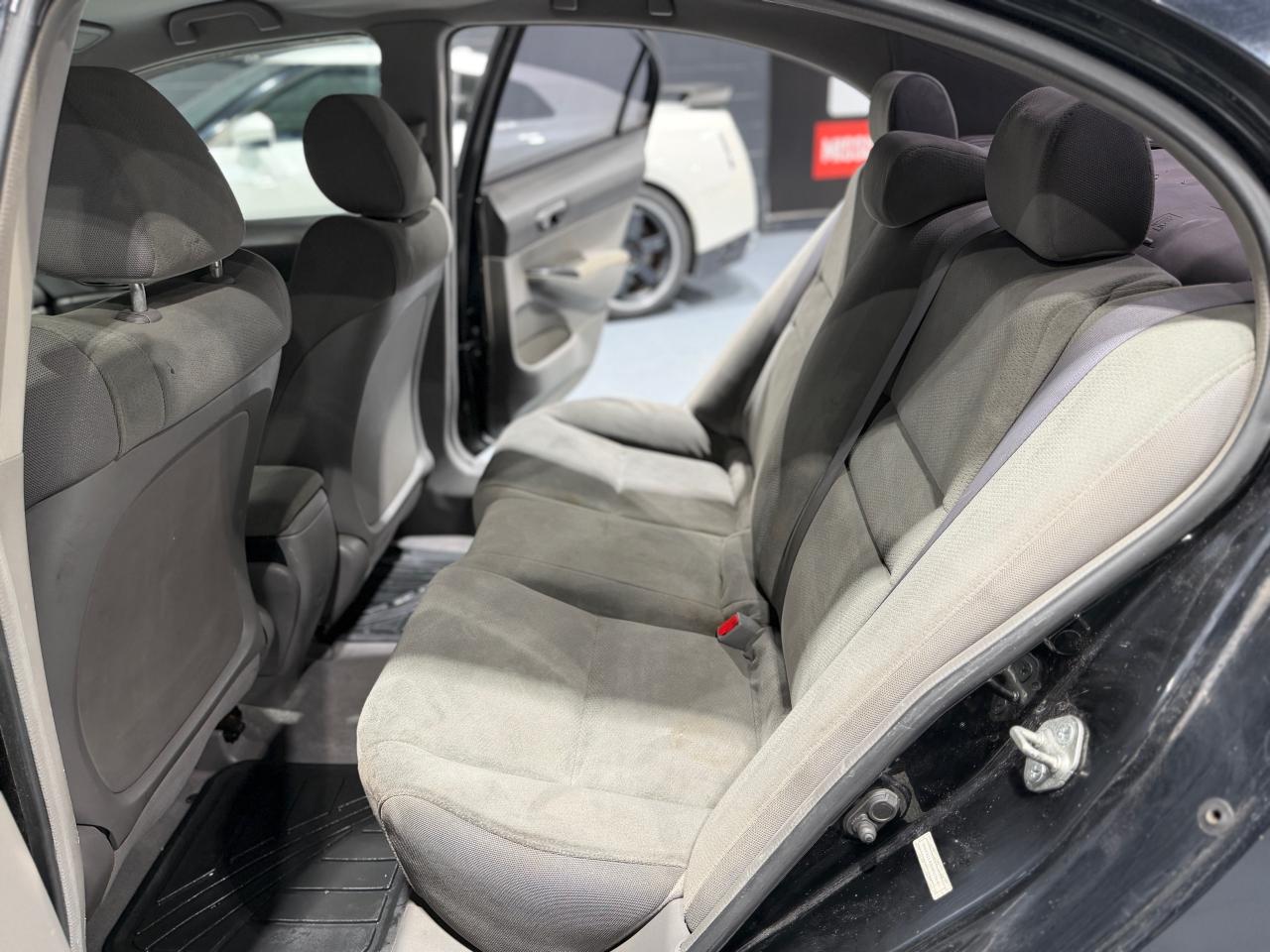 2010 Honda Civic 4dr Man DX-G Photo