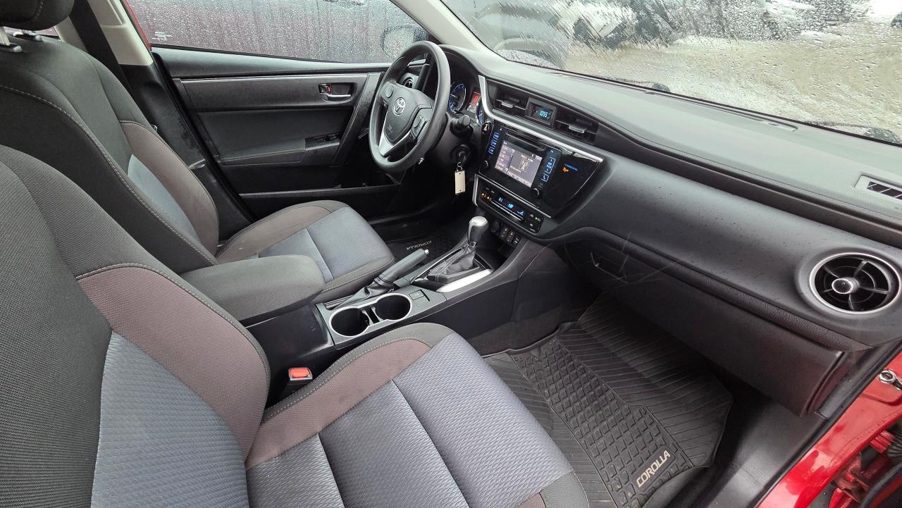 2018 Toyota Corolla LE Photo