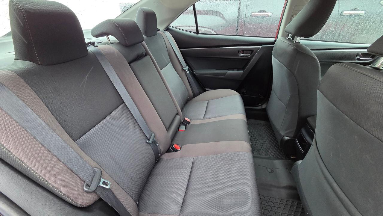 2018 Toyota Corolla LE Photo