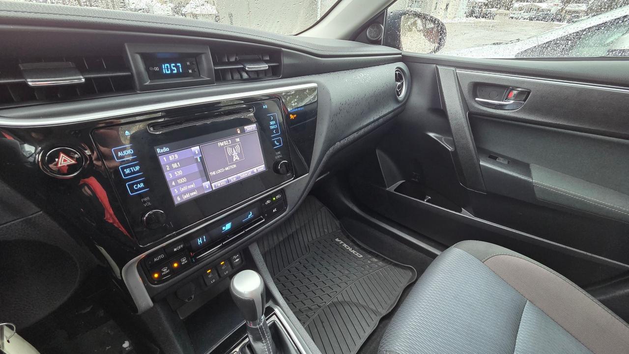 2018 Toyota Corolla LE Photo