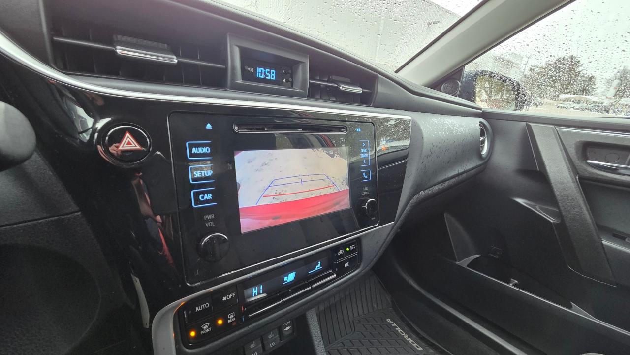 2018 Toyota Corolla LE Photo