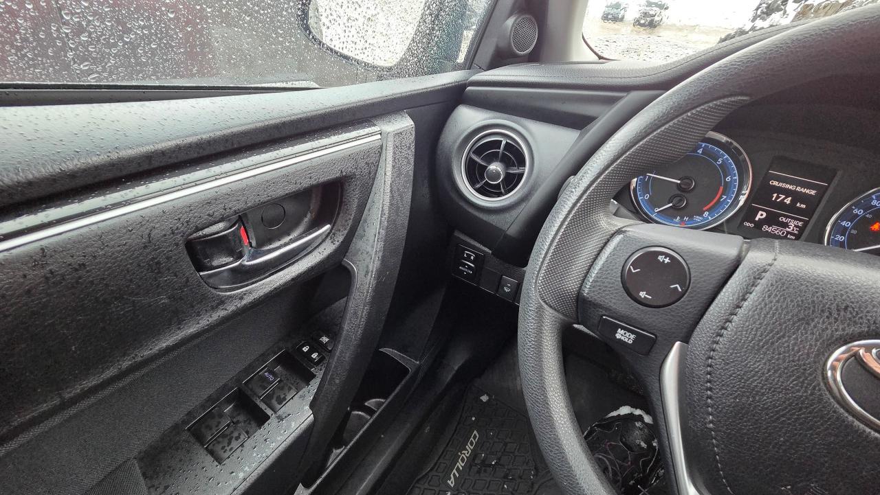 2018 Toyota Corolla LE Photo