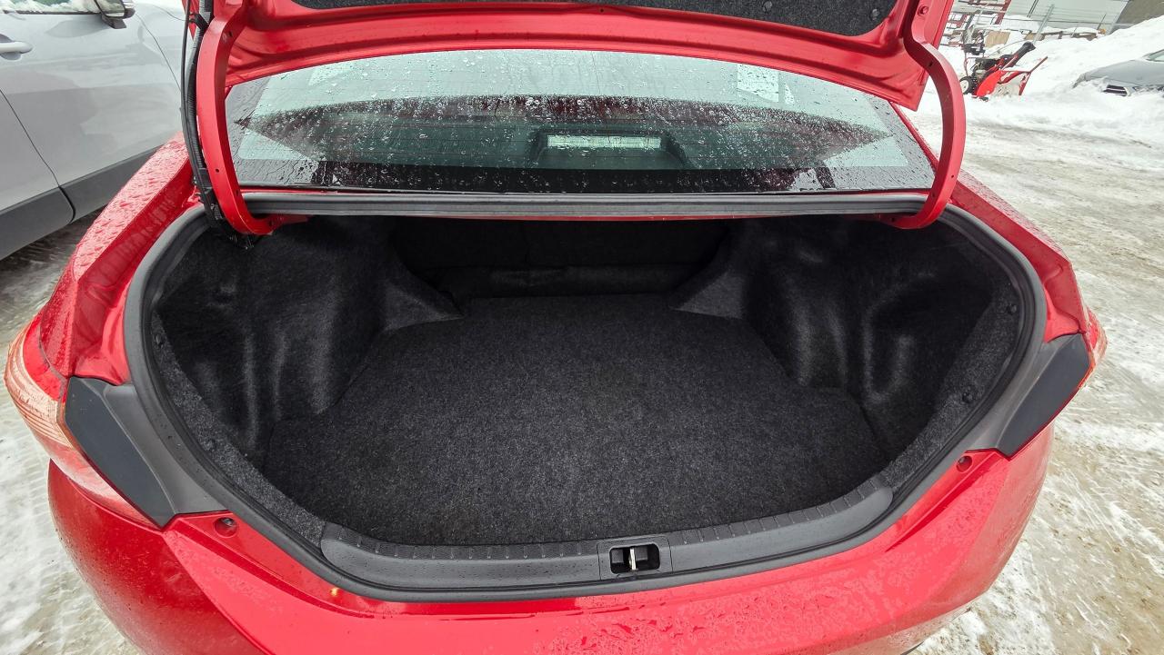 2018 Toyota Corolla LE Photo