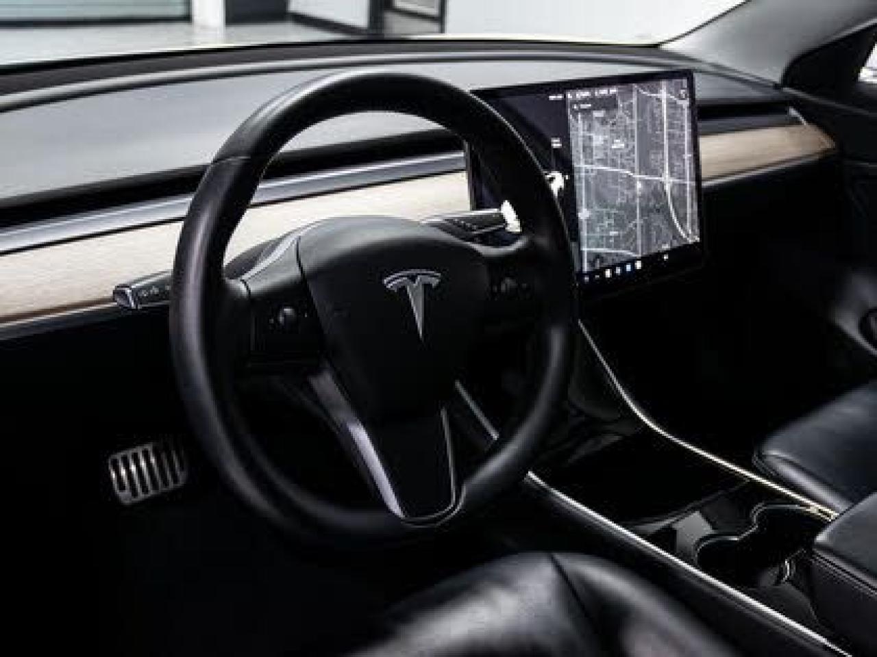 2019 Tesla Model 3 STANDARD RANGE PLUS Photo