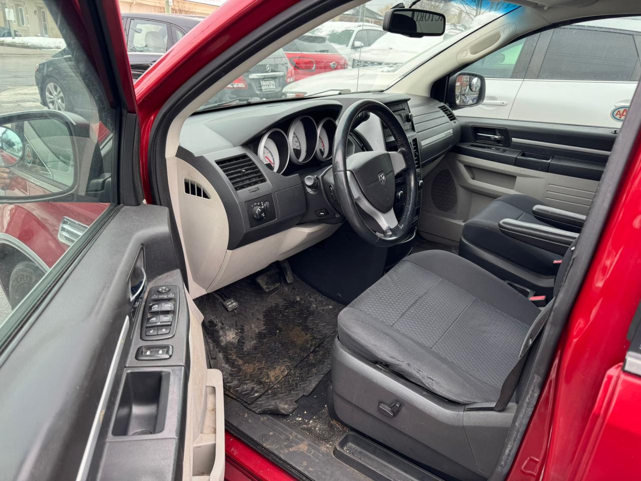 2010 Dodge Grand Caravan SXT Photo4