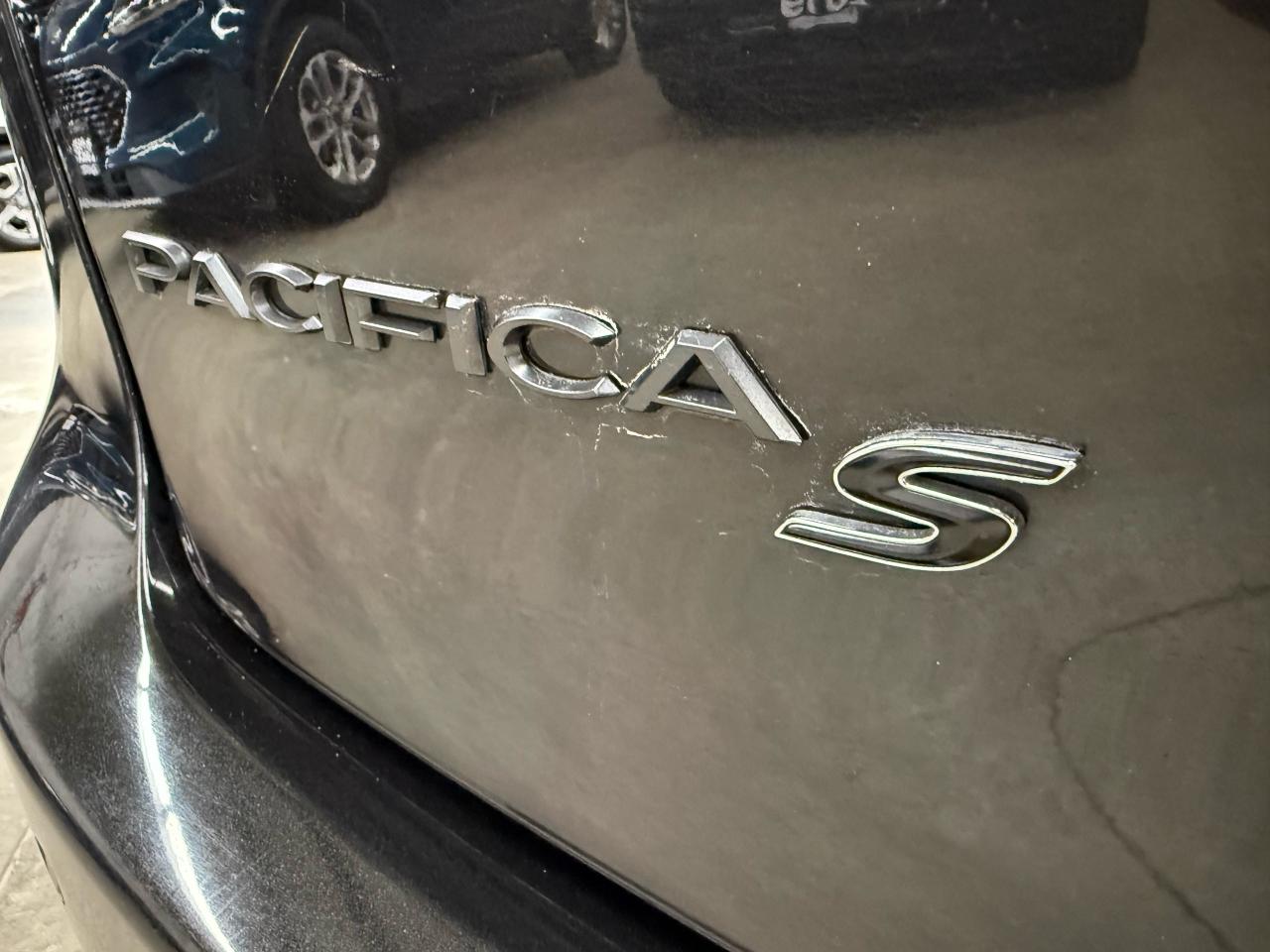 2021 Chrysler Pacifica Limited S Photo
