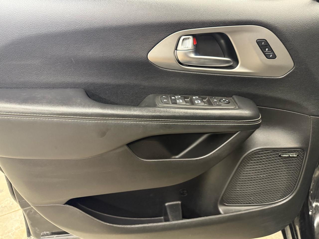 2021 Chrysler Pacifica Limited S Photo