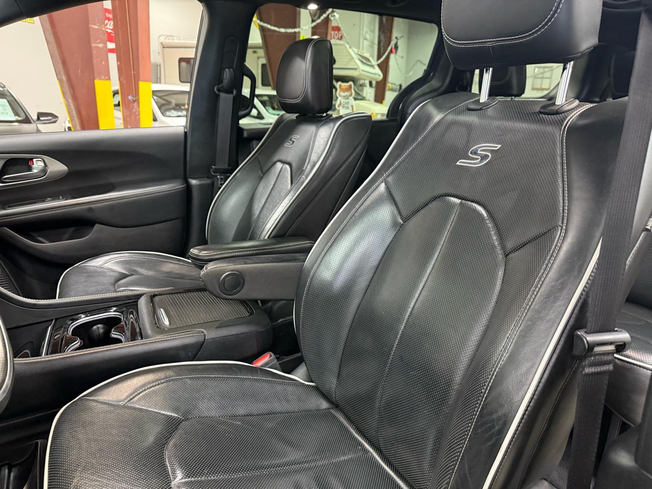 2021 Chrysler Pacifica Limited S Photo