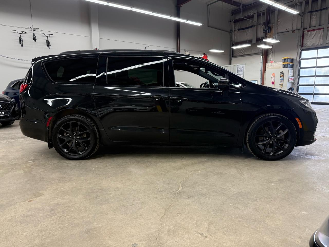 2021 Chrysler Pacifica Limited S Photo