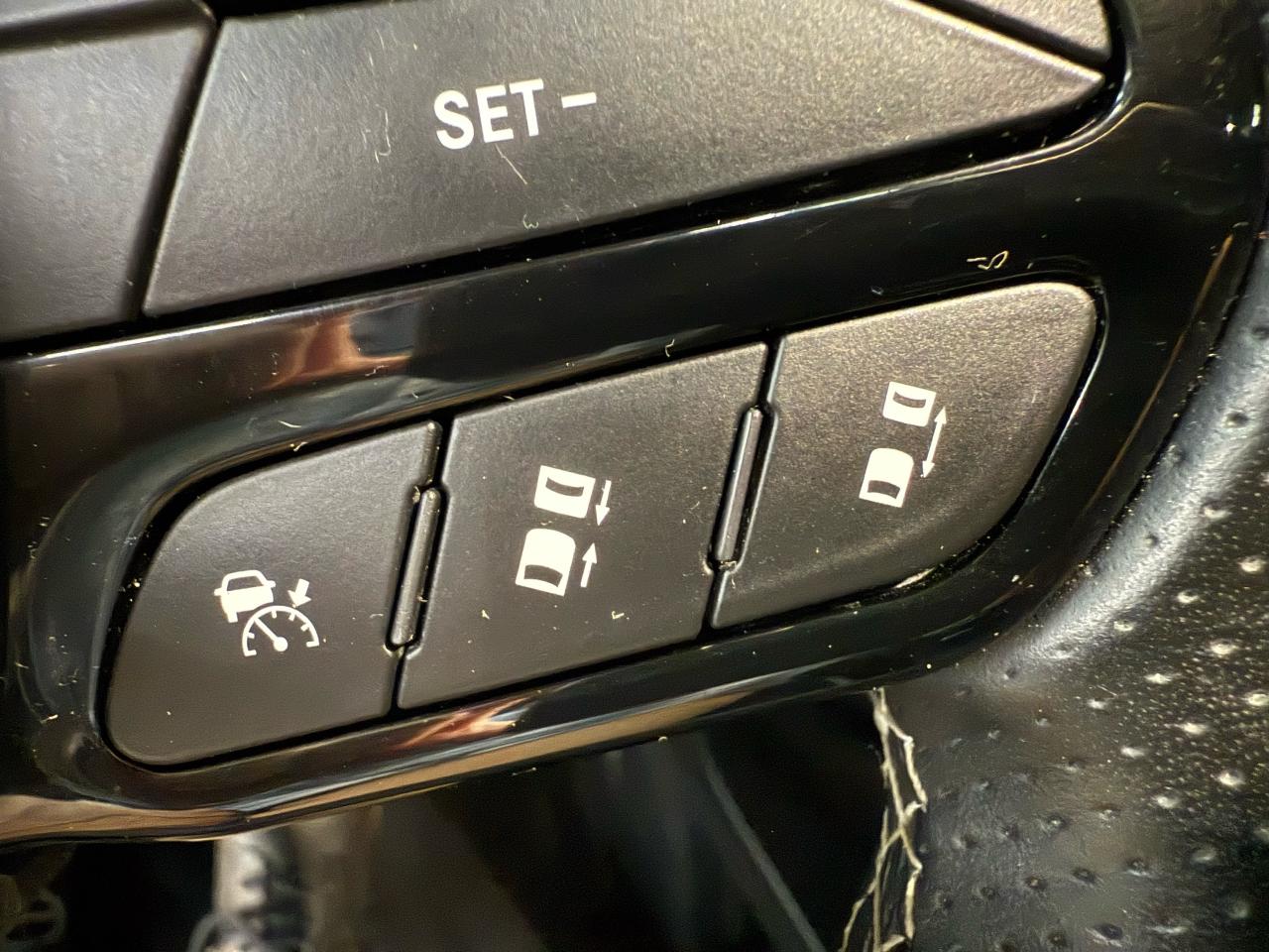 2021 Chrysler Pacifica Limited S Photo