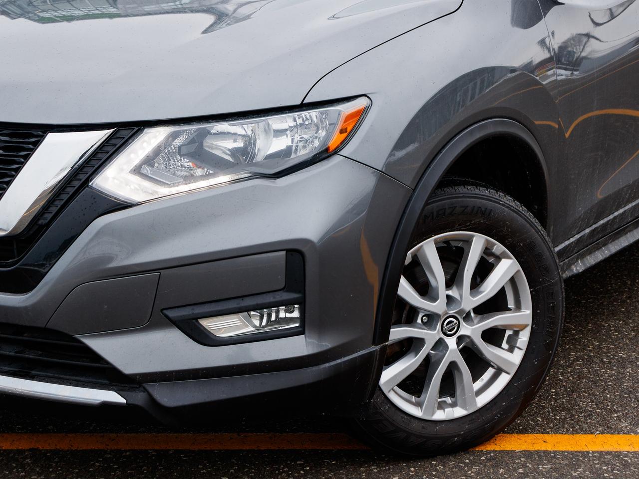 2018 Nissan Rogue AWD SV | CLEAN TITLE | Photo