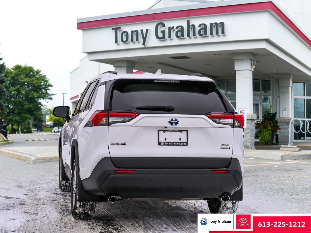 2023 Toyota RAV4 Hybrid XLE Photo