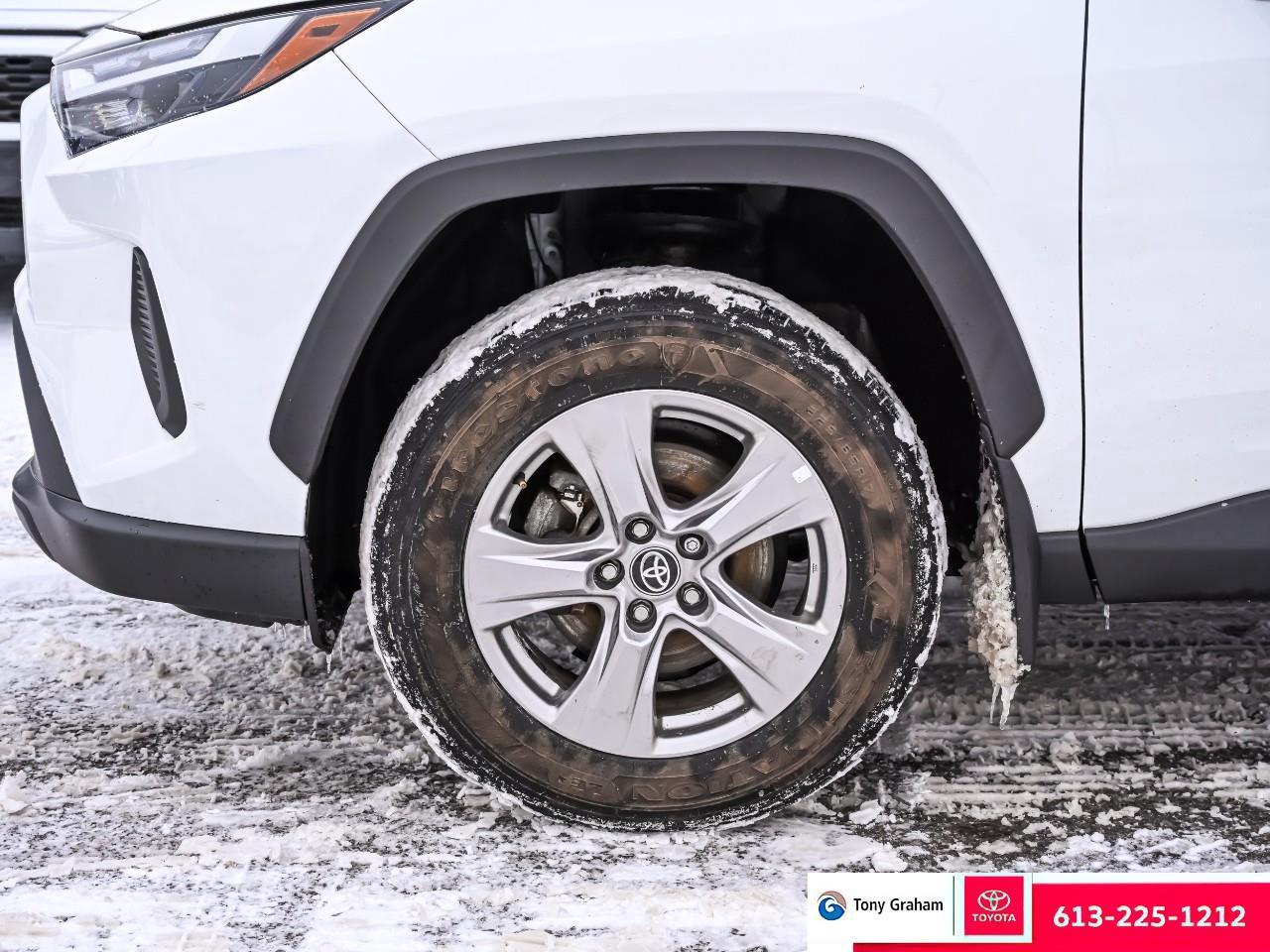 2023 Toyota RAV4 Hybrid XLE Photo