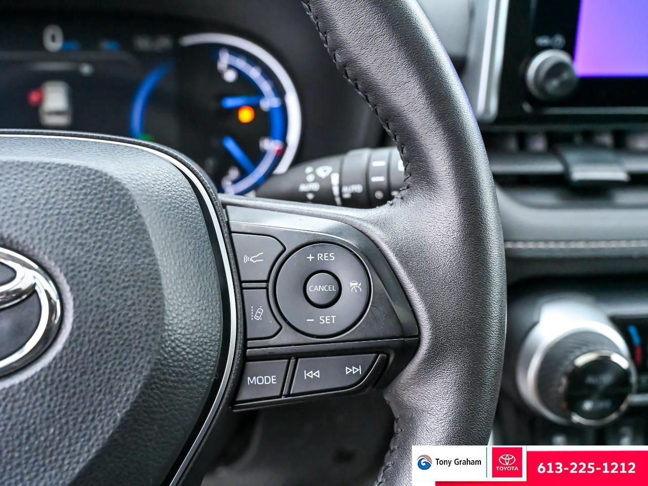 2023 Toyota RAV4 Hybrid XLE Photo