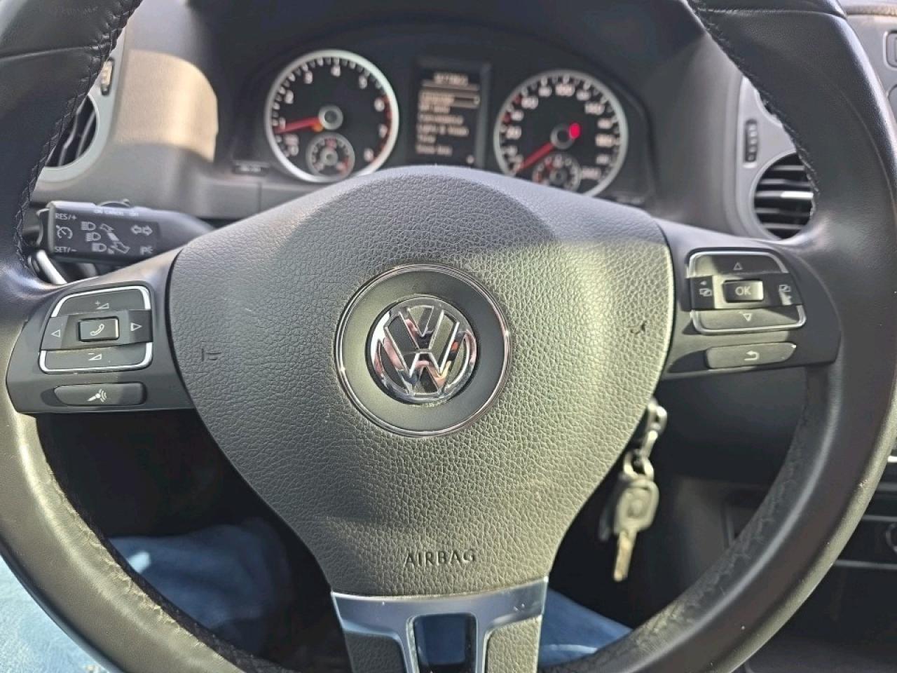 2015 Volkswagen Tiguan Comfortline COMFORTLINE 4MOTION Photo