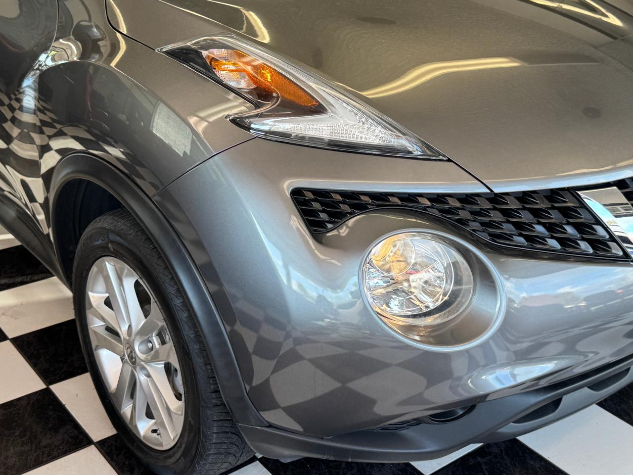 2015 Nissan Juke SV+New Tires+Brakes+Camera+A/C+5 SPEED MANUAL Photo