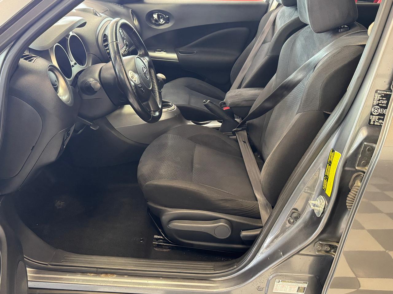 2015 Nissan Juke SV+New Tires+Brakes+Camera+A/C+5 SPEED MANUAL Photo