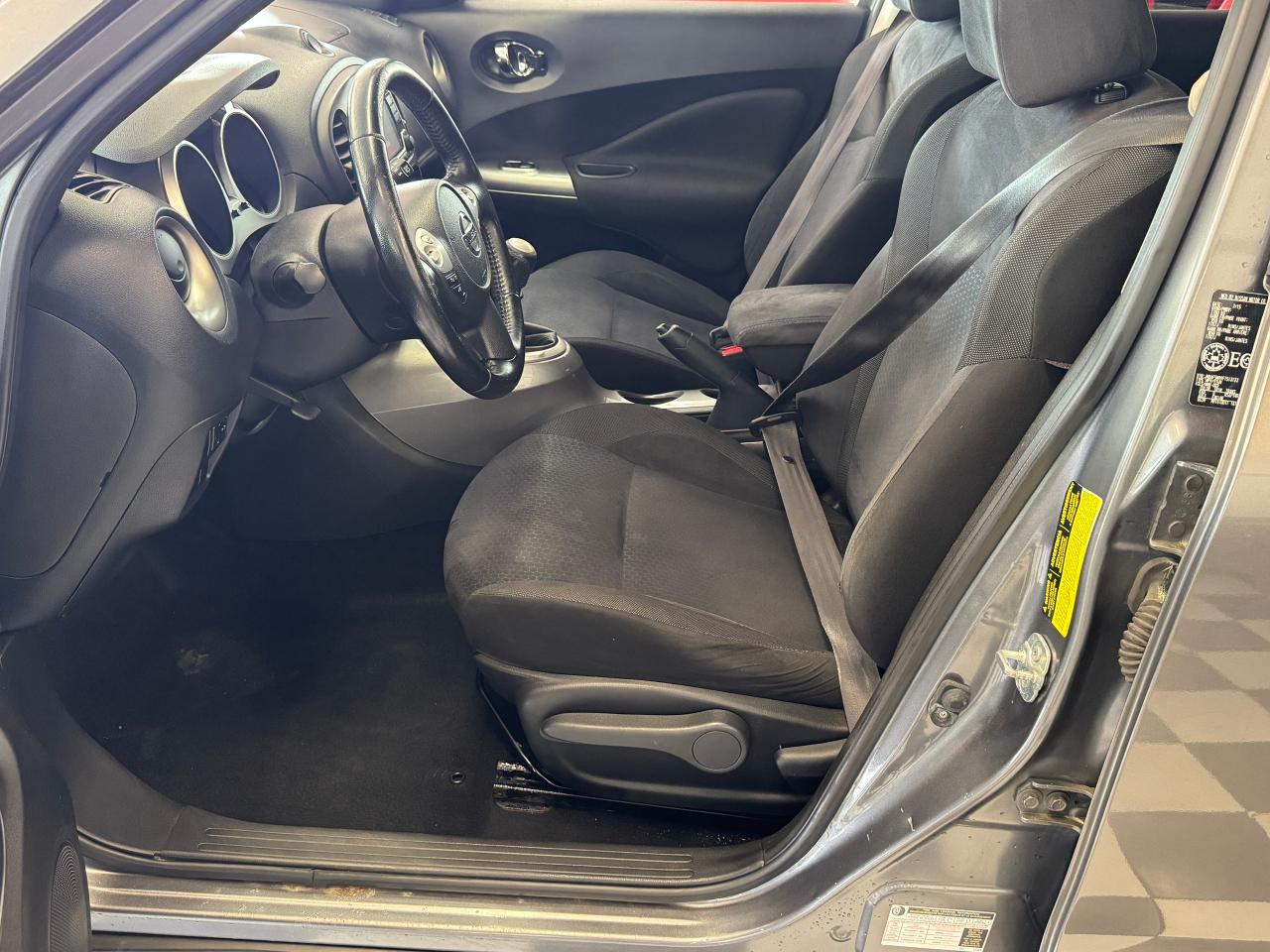 2015 Nissan Juke SV+New Tires+Brakes+Camera+A/C+5 SPEED MANUAL Photo