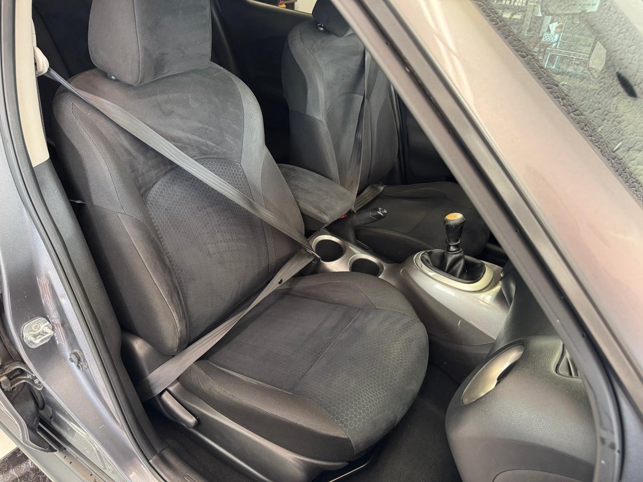 2015 Nissan Juke SV+New Tires+Brakes+Camera+A/C+5 SPEED MANUAL Photo