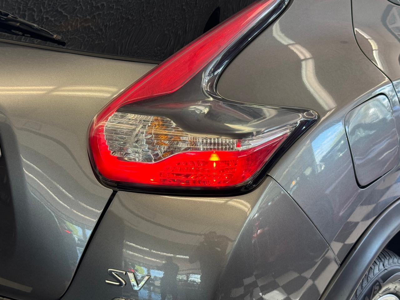 2015 Nissan Juke SV+New Tires+Brakes+Camera+A/C+5 SPEED MANUAL Photo