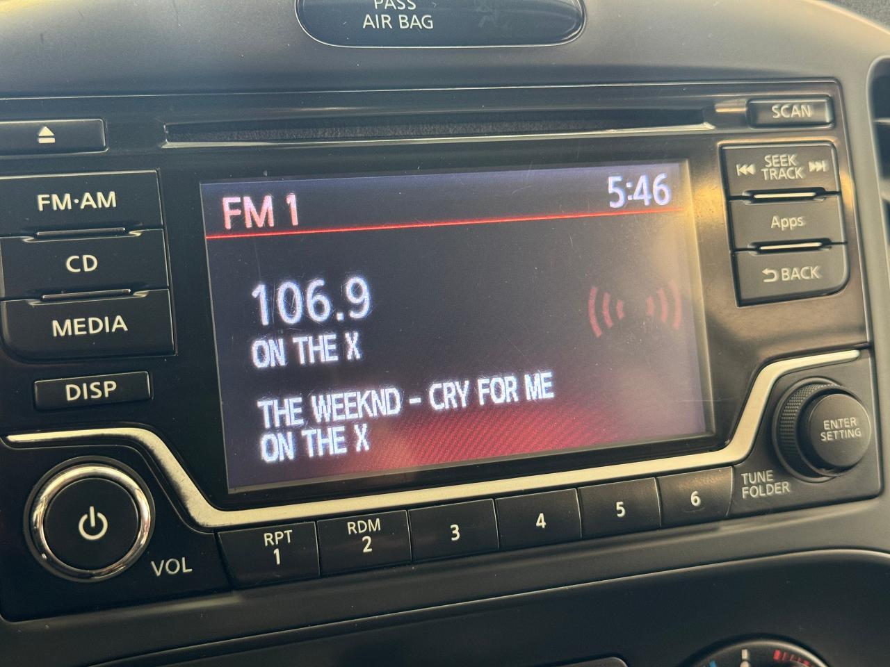 2015 Nissan Juke SV+New Tires+Brakes+Camera+A/C+5 SPEED MANUAL Photo