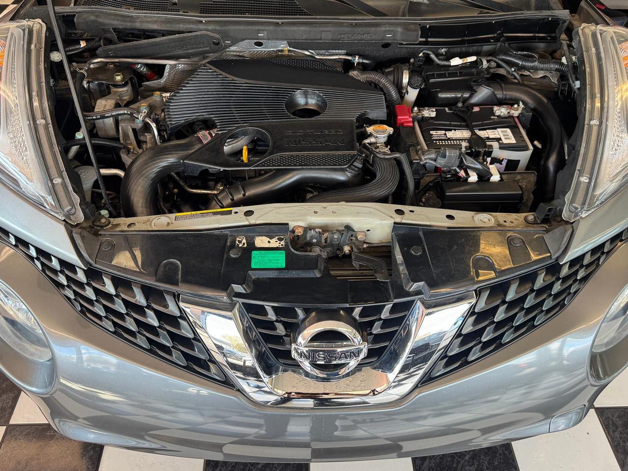 2015 Nissan Juke SV+New Tires+Brakes+Camera+A/C+5 SPEED MANUAL Photo