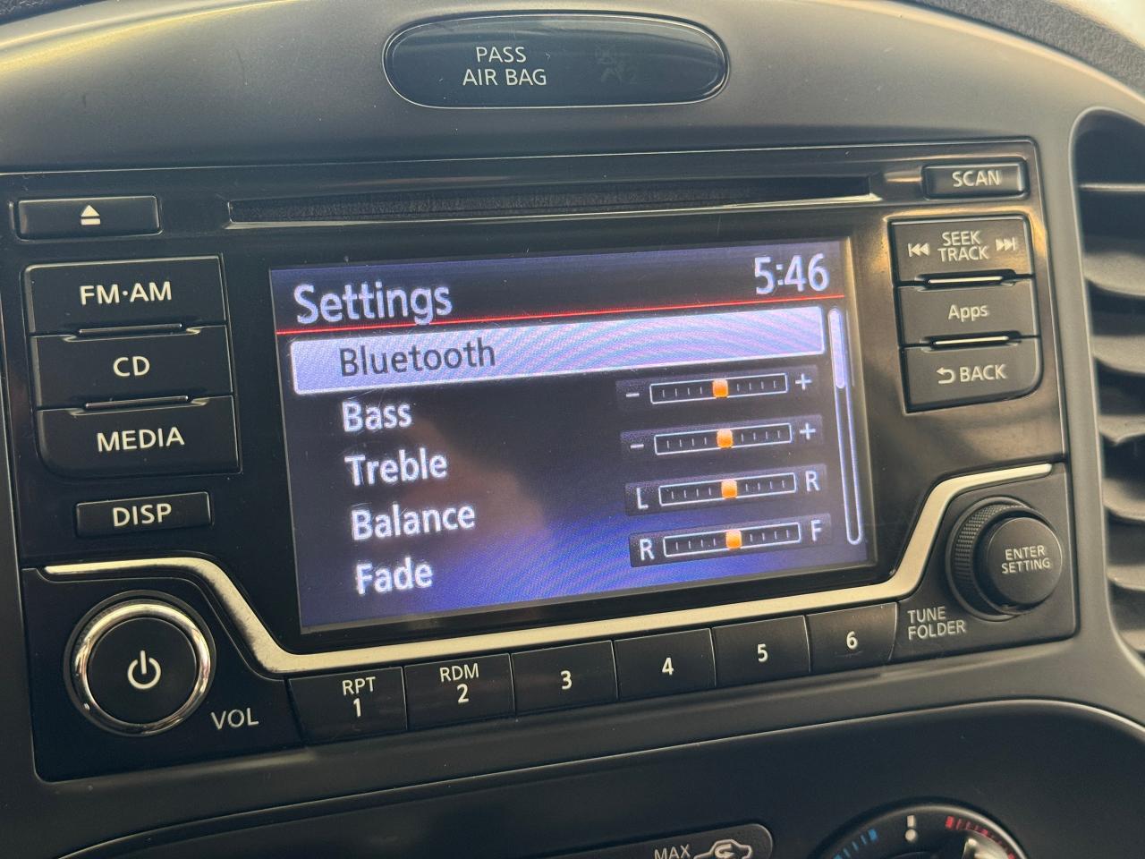 2015 Nissan Juke SV+New Tires+Brakes+Camera+A/C+5 SPEED MANUAL Photo