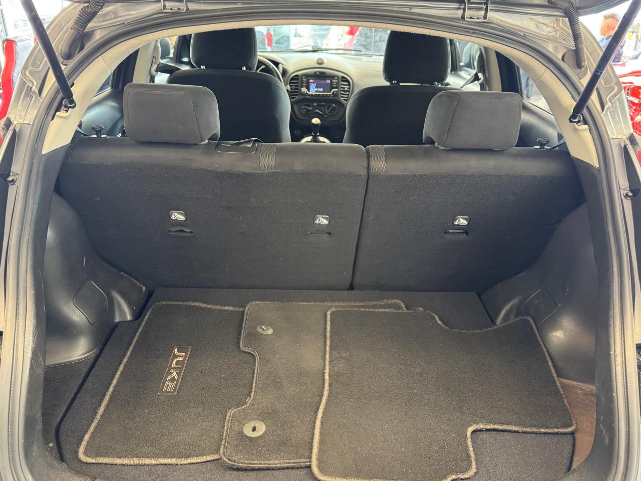 2015 Nissan Juke SV+New Tires+Brakes+Camera+A/C+5 SPEED MANUAL Photo