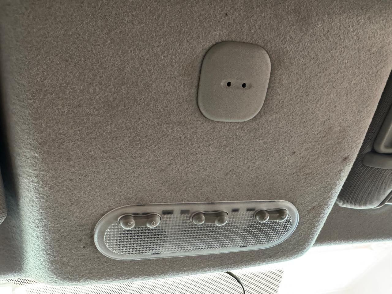 2015 Nissan Juke SV+New Tires+Brakes+Camera+A/C+5 SPEED MANUAL Photo